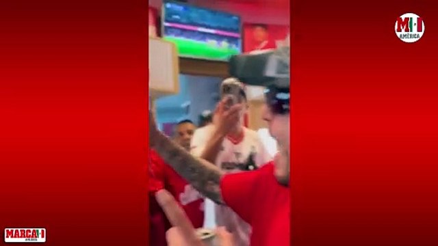 Peso Pluma presente en pleno festejo de Toluca sobre América; así lo presume Canelo Angulo