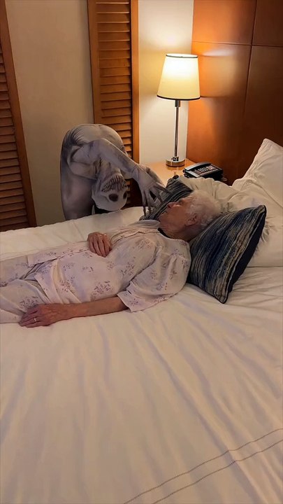 tiktokio.com_tZJwprW3MfDW8evFUOjW