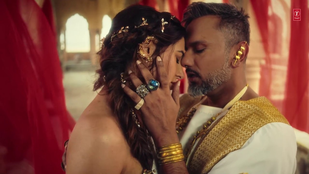 TERI YAADEIN (SONG)： YO YO HONEY SINGH ｜ GRINI ｜ NARGIS FAKHRI ｜ BHUSHAN KUMAR ｜ GLORY