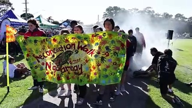 Reconciliation Walk brings Illawarra students, parents and teachers together