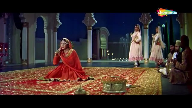 Chalte Chalte Yun Hi Koi ｜ एक नायाब पेशक़श Pakeezah 1972 ｜ Meena Kumari Romantic classics