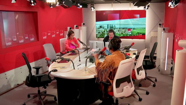 Amel Bent chante la Décharge mentale : Il y a des femmes qui m'arrêtent dans la rue et qui me disent merci