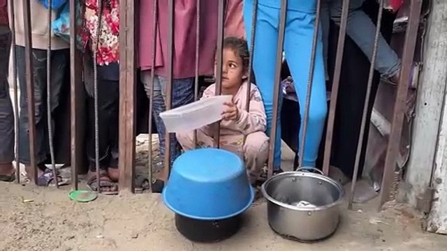 Al menos tres muertos y 46 heridos por disparos de Israel en un centro de reparto de ayuda