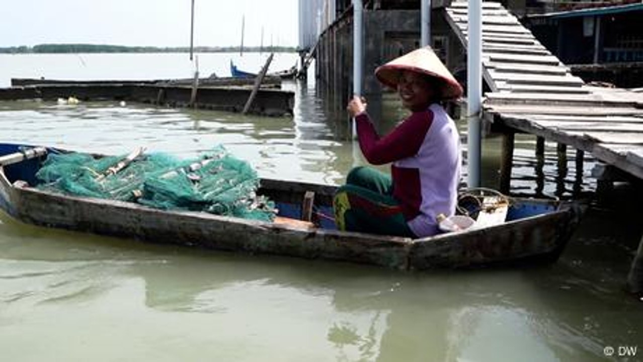 Indonesia: Reusable pads come to fisherwomen's rescue