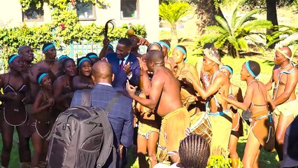 Botswanas Präsident eröffnet neue Luxuslodge eines deutschen Unternehmerpaares