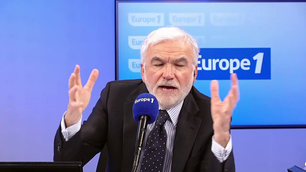 Pascal Praud et vous - «Un homme de 50 ans ne doit pas regarder une jeune fille de 15 ans», affirme Pascal Praud