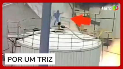 Vídeo impressionante mostra homem escapando por pouco de explosão que matou 5 na China