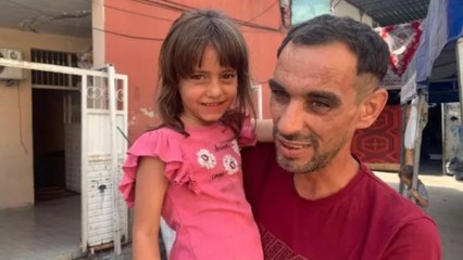 6 yaşınaki kızıyla kâğıt toplayıcılığı yapıyordu: Görme engelli baba, ameliyat edilecek