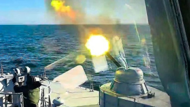 Rusia lanza una advertencia militar a quienes interfieran con su 'flota fantasma' en el mar Báltico