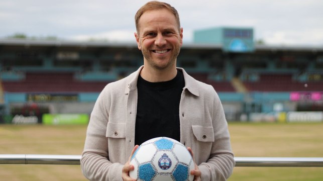 South Shields have confirmed former Gateshead and MK Dons assistant manager Ian Watson as their new manager.