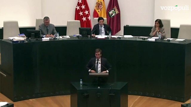 Almeida 'liquida' a Rita Maestre en menos de 2'