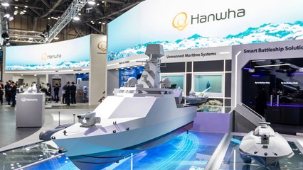[기업] 한화시스템, MADEX 2025서 전투용 무인 수상정 실물모형 최초 공개 / YTN
