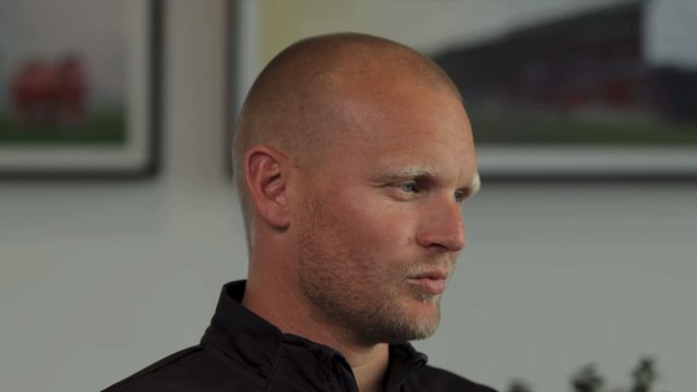 Bristol City boss Liam Manning lured by Norwich approach despite “bond” with Robins