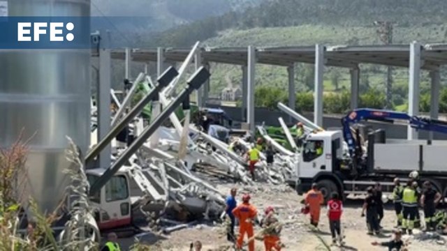Tres muertos y tres heridos al colapsar una nave ganadera en la localidad asturiana de Coaña