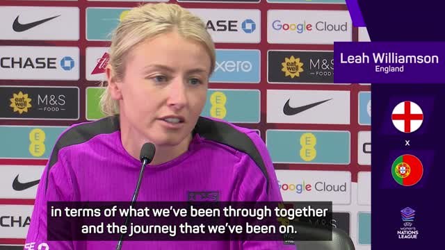 Williamson 'devastated' by Earps' international retirement