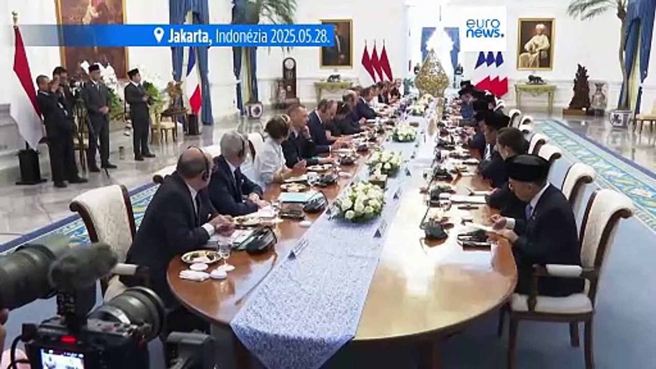 A védelmi és kereskedelmi együttműködés fellendítéséről tárgyalt Jakartában az indonéz és a francia elnök