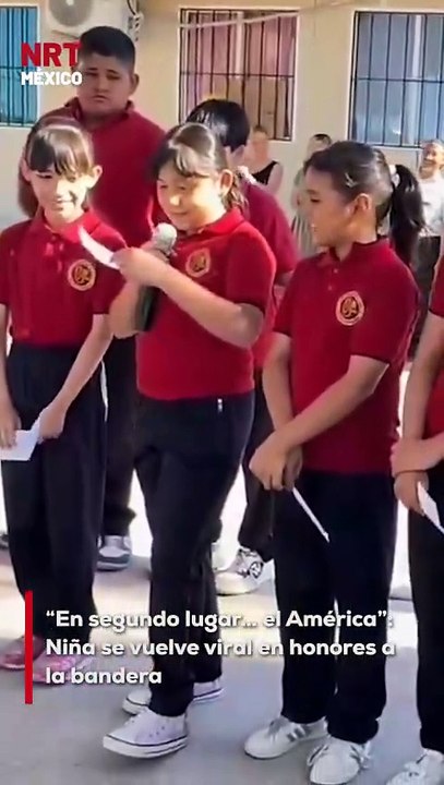 Durante los honores a la bandera en una primaria, una niña dio una lección sobre cuidar el agua… y de paso aprovechó para tirarle una indirecta al América 😅💔⚽️ “En primer lugar: no desperdiciar agua. En segundo lugar… el América” 😭 #Niños #HonoresALaBa