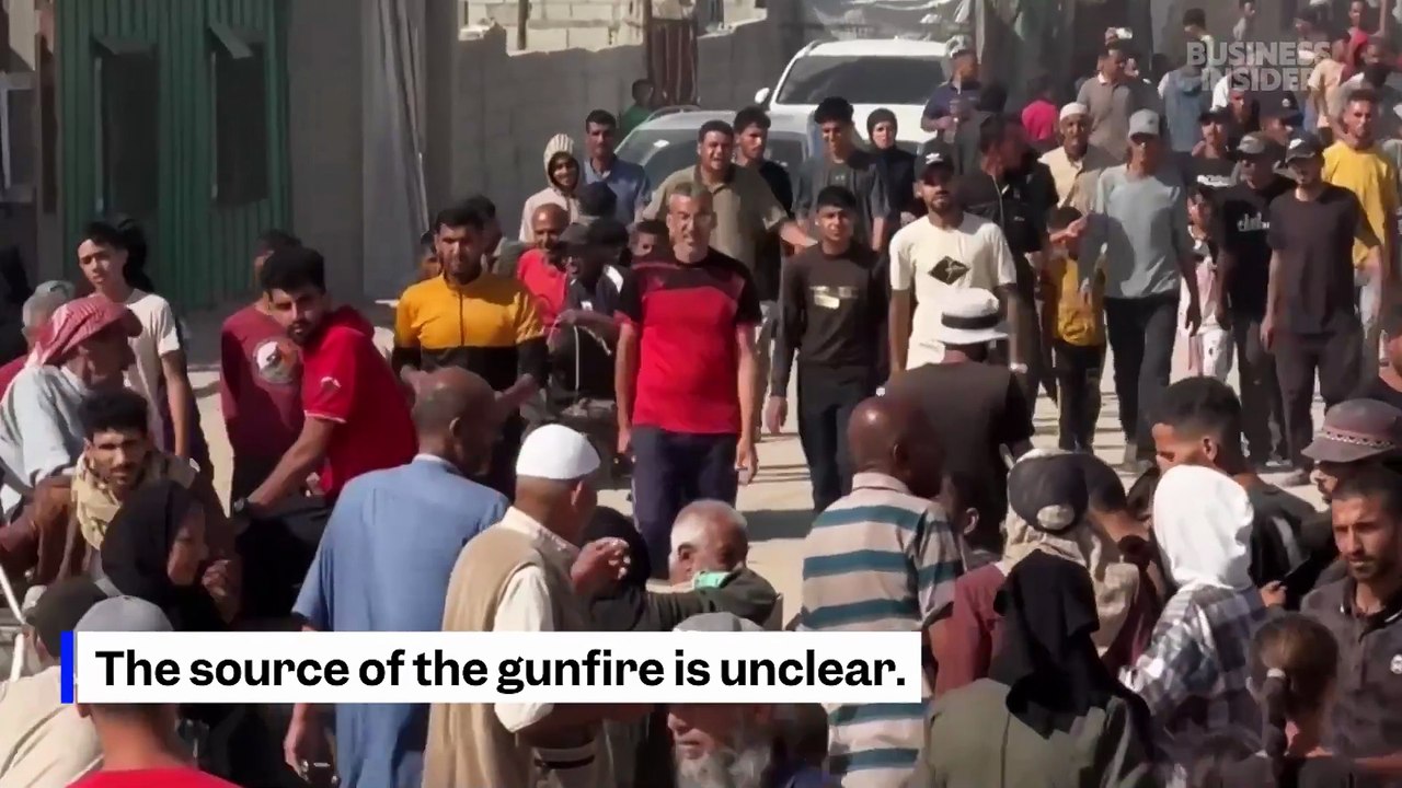 Chaos erupts after thousands of Palestinians rush to grab aid in Gaza