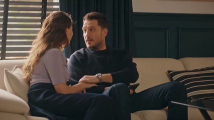 32. Lost In Love ❤️ Perdidos En El Amor. Capítulo 32 Audio ESPAÑOL HD. (Sakla Beni). Con Uraz Kaygılaroğlu, Cemre Baysel, Asude Kalebek, Baran Bölükbasi.