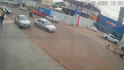 Câmeras flagram acidente com vítima na Rua 13 de Maio