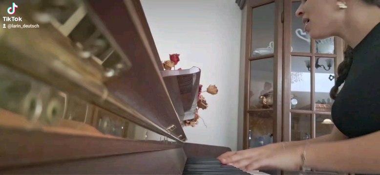 יש לי משהו עם השיר הזה