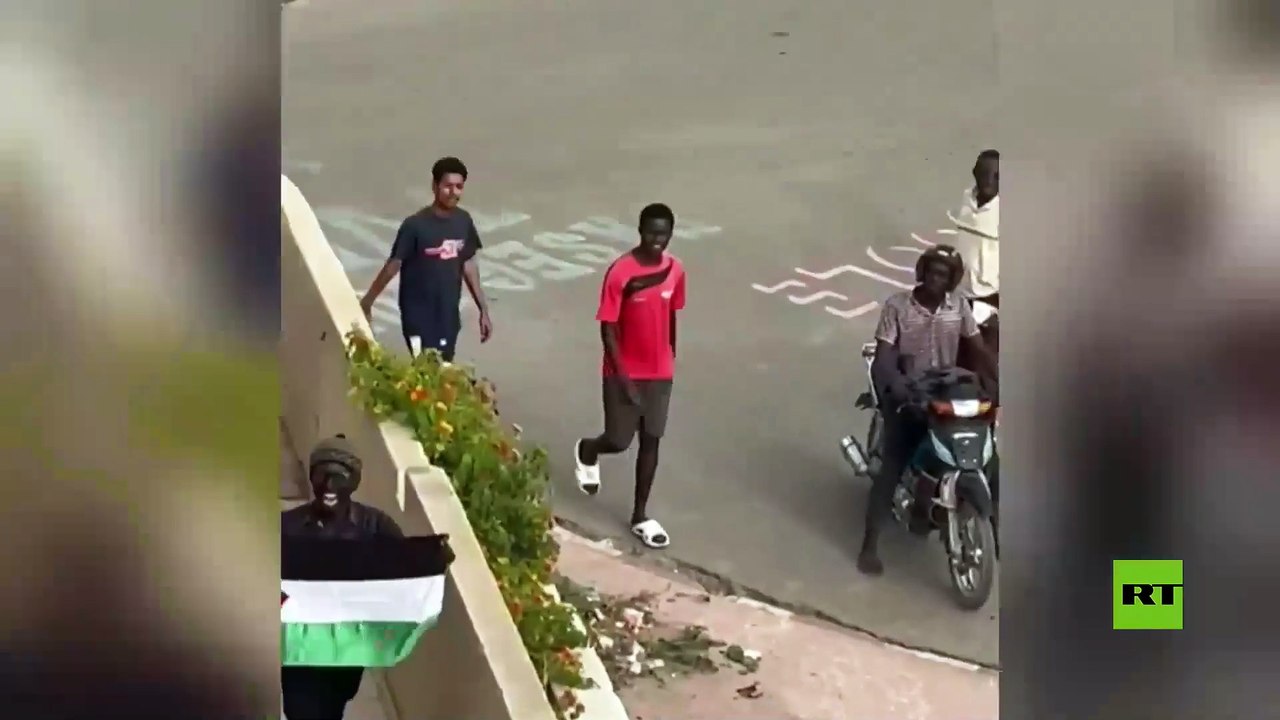 طلاب جامعة في دكار يجبرون السفير الإسرائيلي على مغادرة القاعة وسط هتافات مناصرة لفلسطين