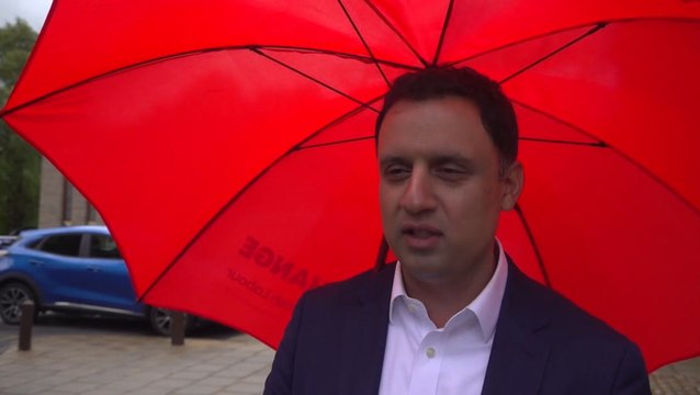 Watch: Scottish Labour leader Anas Sarwar brands Nigel Farage ‘a pathetic little man’