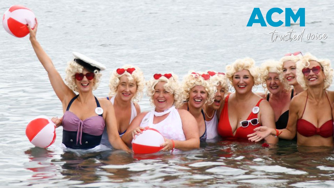 Hundreds of Marilyn Monroe lookalikes take the plunge for Irish hospital charity