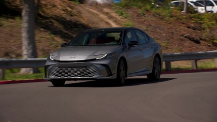 2025 Toyota Camry XSE AWD in Heavy Metal w/ Black Roof Driving Video