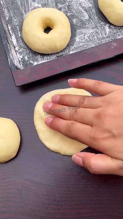 Donut shape #tastemadeworld #trending #donuts #newtoyou #doughnut