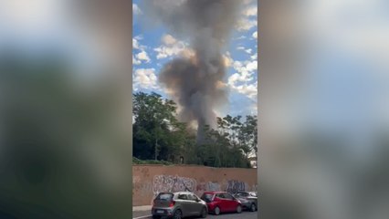 Incendio alla ex Mira Lanza: ecco la colonna di fumo