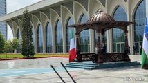 Meloni a Samarcanda, l'incontro con il presidente uzbeko Mirziyoyev