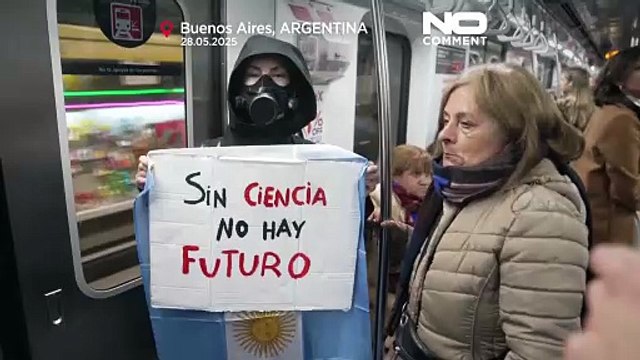 NO COMMENT: Investigadores argentinos protestan contra los recortes a la ciencia de Milei