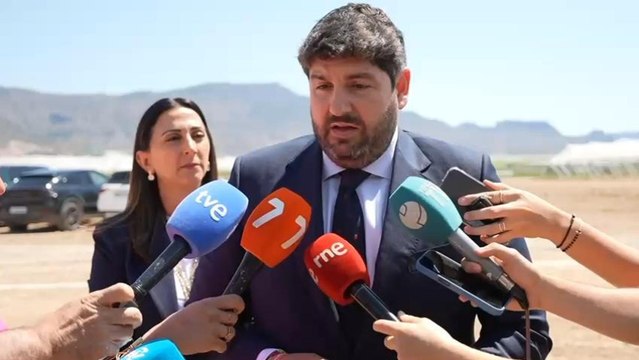 Fernando López Miras critica los escándalos de corrupción que rodean a miembros del Gobierno de España.