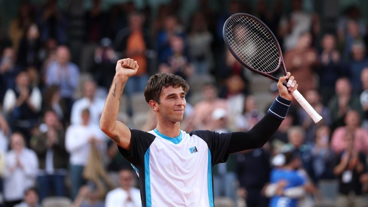 Tennis, Roland Garros: ecco il colpo vincente di Matteo Gigante contro Stefanos Tsitsipas