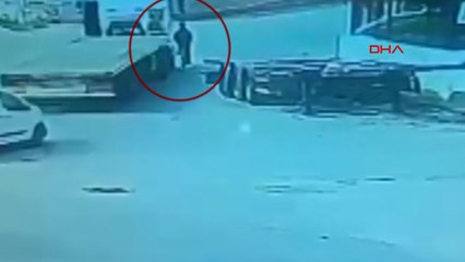 Bisikletli öğrencinin TIR'ın altında kalıp, öldüğü kaza kamerada