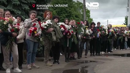 ثلاثة أشقاء صغار يوارون الثرى في أوكرانيا بعد مقتلهم في غارة صاروخية