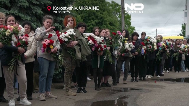 Tre giovani fratelli sepolti dopo un letale attacco missilistico russo in Ucraina