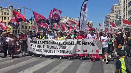 Paralización de Mercavalencia, piquetes en la EMT y corte de la calle de Colón por la huelga general en Valencia contra Mazón por su gestión de la DANA