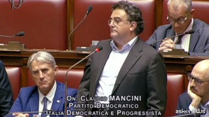 Dl sicurezza, sfottò dem Mancini: "Io in silenzio, faccio il Governo"