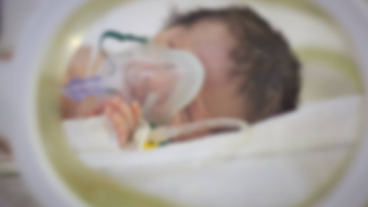 Bebé de dos meses lucha por su vida: ha sufrido dos paros cardíacos y no ha sido trasladado