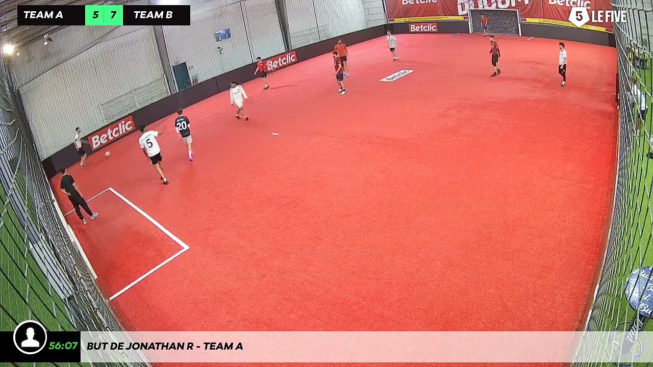 But de Jonathan R - Team A
