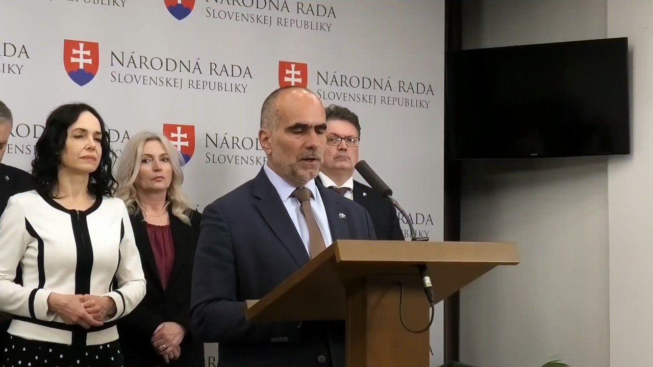 ZÁZNAM: Opozícia: Vláda reagovala na prešetrenie kauzy zneužitia eurofondov neprimerane