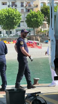 Maiori (SA) - Porto di Maiori. Pulizia dei fondali al porto turistico (28.05.25)