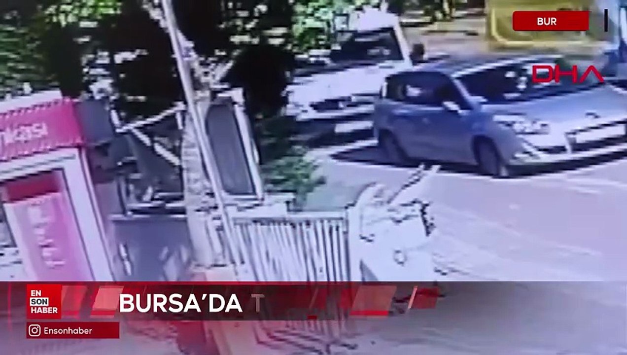 Bursa'da kaldırımda servis minibüsünün çarptığı yaya hayatını kaybetti