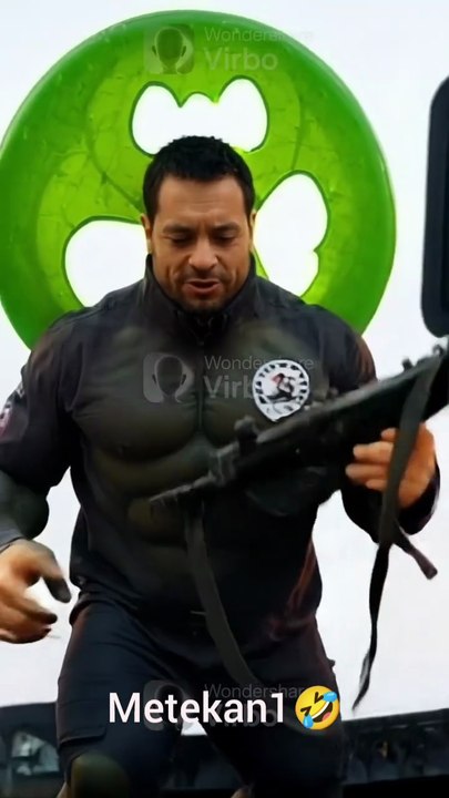 The AI ​​threw the gun down and said, "You're a Hulk now, you don't need this."🤣