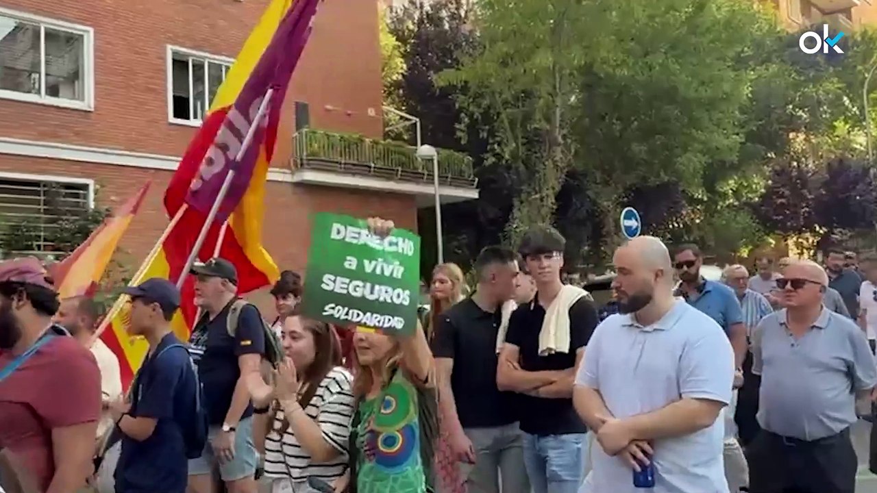 Manifestación en Madrid por un hostal de inmigrantes ilegales: "Va a traer inseguridad al barrio"