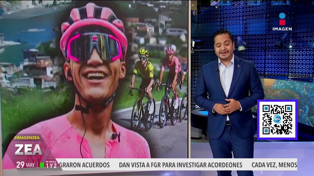 Checo Pérez felicita a Isaac del Toro por su triunfo en la etapa 17 del Giro de Italia