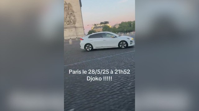 ¡Increíble! Novak Djokovic aparece en bici por Paris tras vencer su partido de Roland Garros