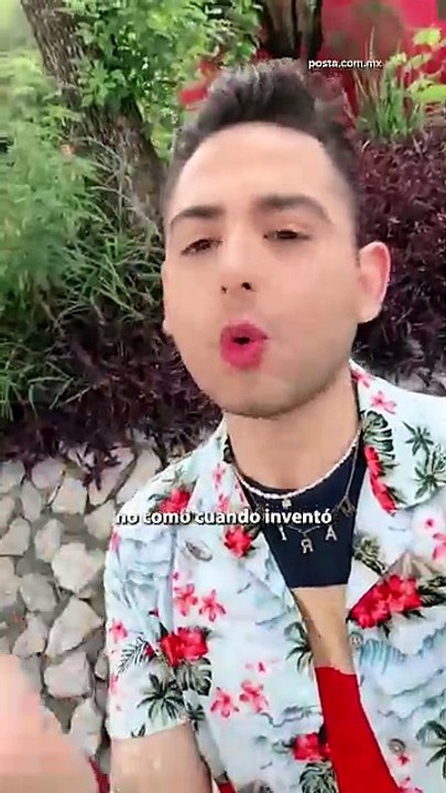 Carlos Espejel aparece con parálisis facial por estrés